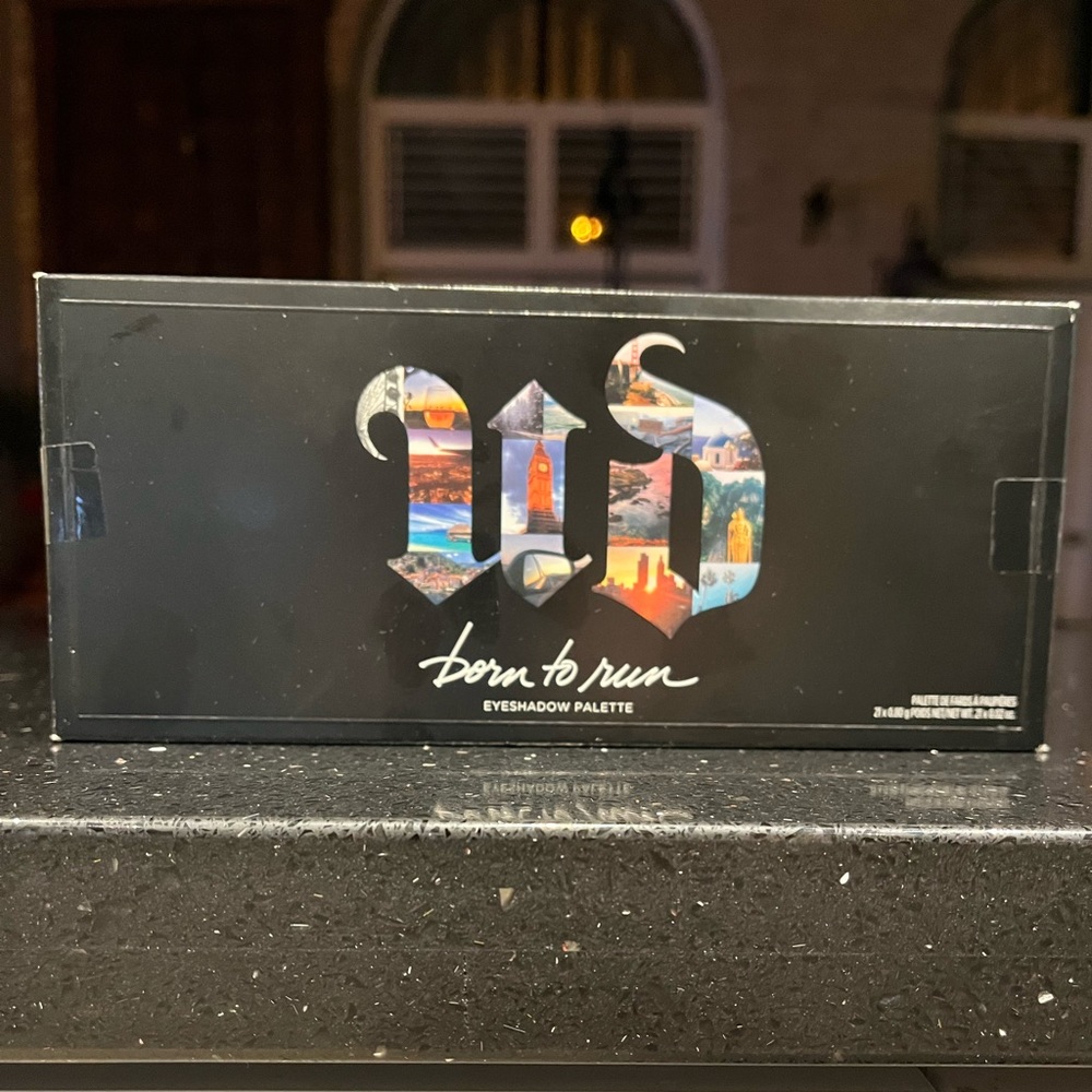 Urban Decay Born to Run Palatte BNIB